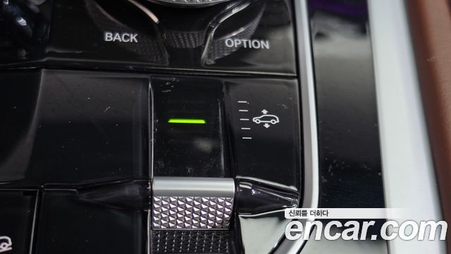 BMW X6 (G06) xDrive40i M Sports Online Exclusive Edition 2021 — фото 15