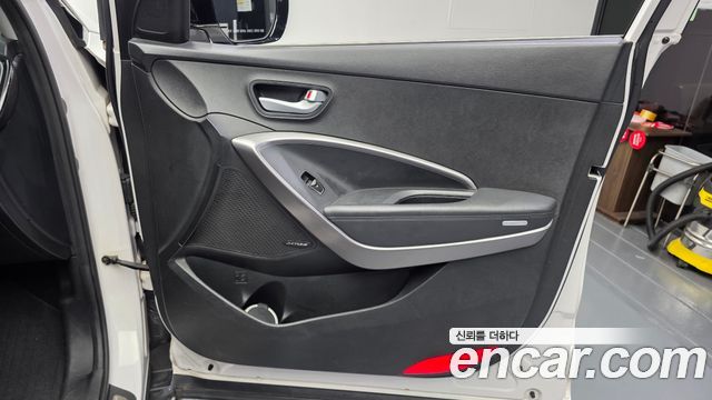Hyundai Santa Fe (DM) Diesel(e-VGT) 2.0 2WD Premium 2014 — фото 24