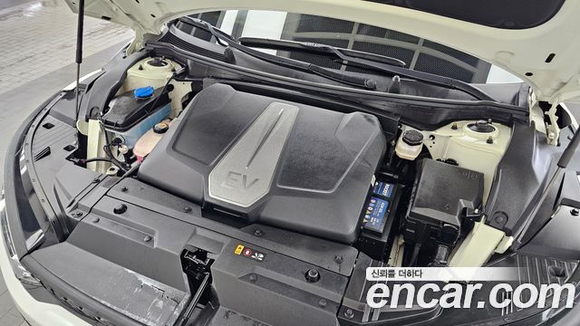 Kia EV6 Long Range 4WD GT Line 2022 — фото 6