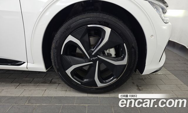 Kia EV6 Long Range 4WD GT Line 2022 — фото 27