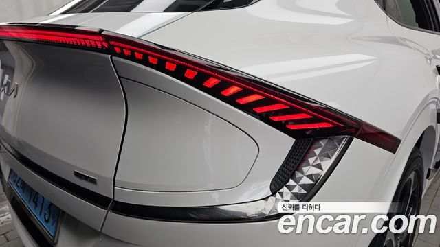 Kia EV6 Long Range 4WD GT Line 2022 — фото 29