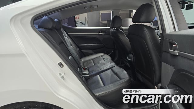 Hyundai Avante (AD) 1.6 GDI Smart 2018 — фото 11