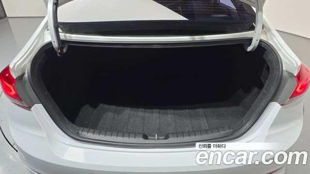 Hyundai Avante (AD) 1.6 GDI Smart 2018 — фото 20