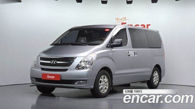 Hyundai Grand Starex 12-Seater Wagon CVX Premium