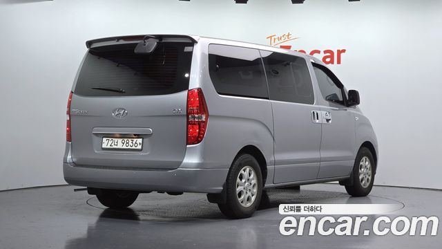 Hyundai Grand Starex 12-Seater Wagon CVX Premium 2014 — фото 2