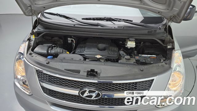 Hyundai Grand Starex 12-Seater Wagon CVX Premium 2014 — фото 6