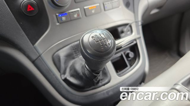 Hyundai Grand Starex 12-Seater Wagon CVX Premium 2014 — фото 9