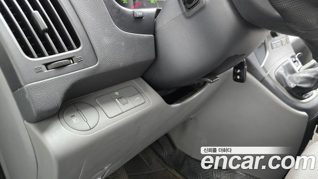 Hyundai Grand Starex 12-Seater Wagon CVX Premium 2014 — фото 17