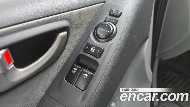 Hyundai Grand Starex 12-Seater Wagon CVX Premium 2014 — фото 19