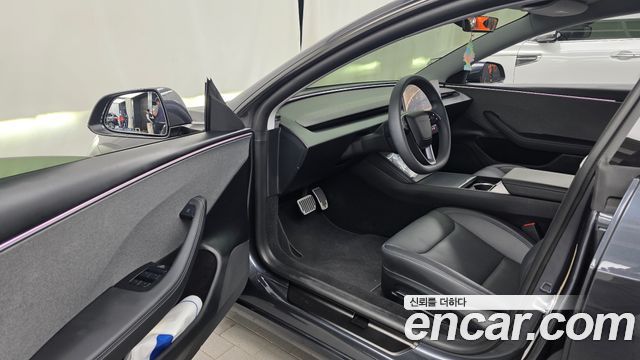 Tesla Model 3 RWD 2025 — фото 10