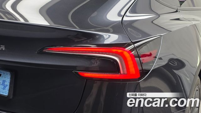 Tesla Model 3 RWD 2025 — фото 23