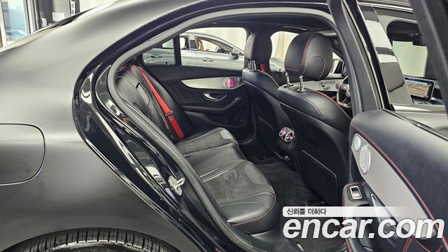 Mercedes-Benz C-Class (W205) C43 AMG 4MATIC 2019 — фото 12