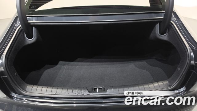 Hyundai Grandeur (GN7) 2,5 Gasoline 2WD Calligraphy 2023 — фото 22