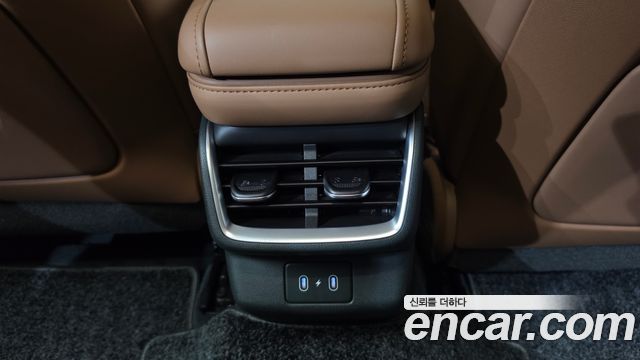 Hyundai Grandeur (GN7) 2,5 Gasoline 2WD Calligraphy 2023 — фото 47