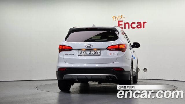 Hyundai Santa Fe (DM) Diesel(e-VGT) 2.0 4WD Premium 2015 — фото 4