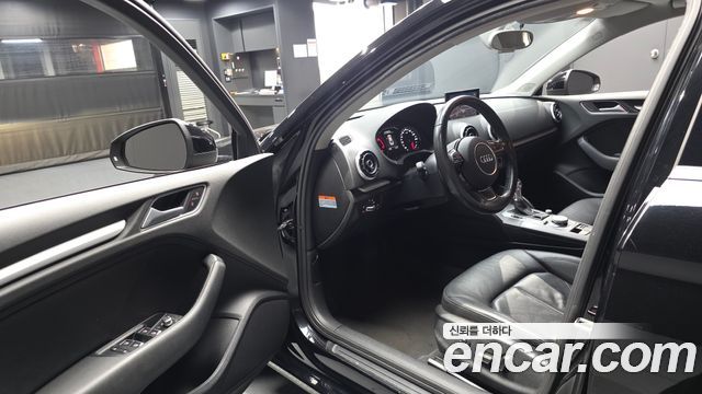 Audi A3 35 TDI Dynamic 8V 2015 — фото 10