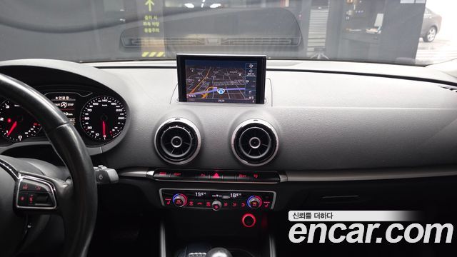 Audi A3 35 TDI Dynamic 8V 2015 — фото 14