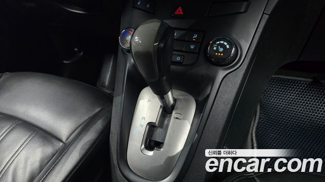 Chevrolet Orlando 2.0 Diesel LT Premium 2012 — фото 9