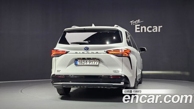 Toyota Sienna (IV) 2.5 Hybrid AWD 2023 — фото 4