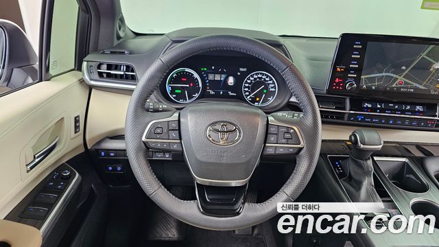 Toyota Sienna (IV) 2.5 Hybrid AWD 2023 — фото 13