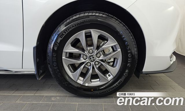 Toyota Sienna (IV) 2.5 Hybrid AWD 2023 — фото 21