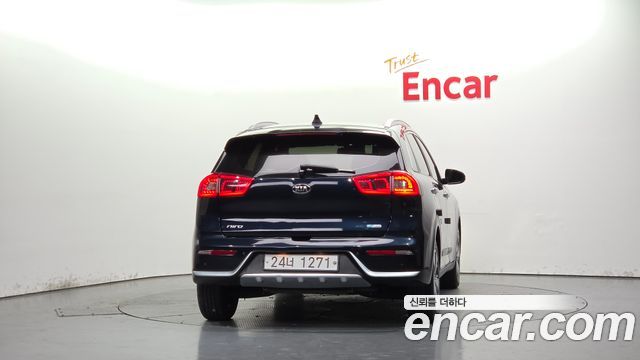 Kia Niro Prestige 2018 — фото 4