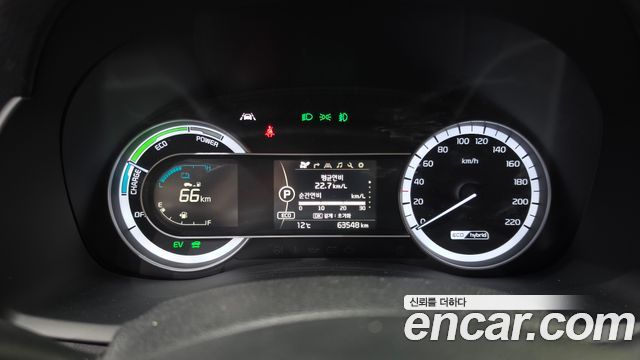 Kia Niro Prestige 2018 — фото 8