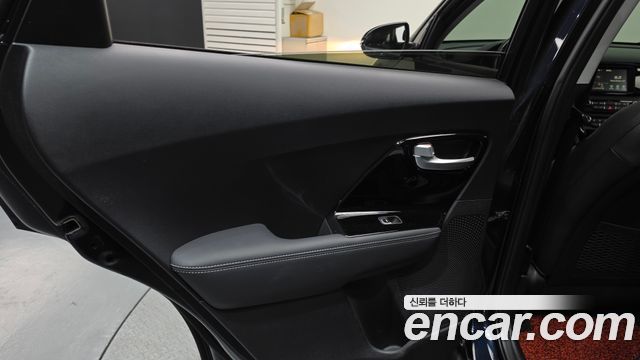 Kia Niro Prestige 2018 — фото 25