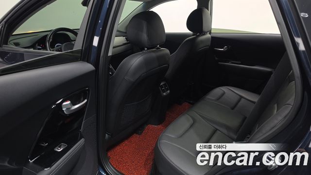 Kia Niro Prestige 2018 — фото 26