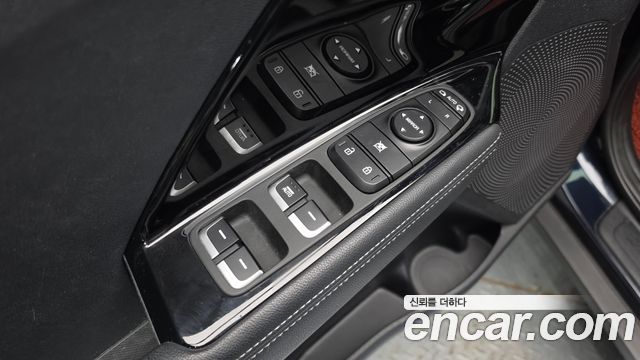 Kia Niro Prestige 2018 — фото 28