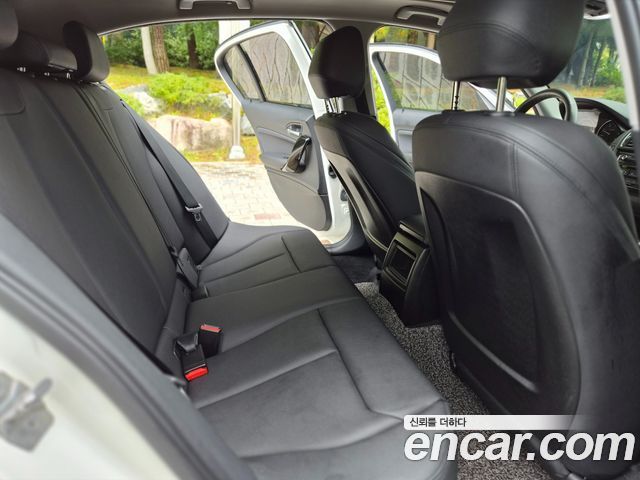 BMW 1 Series (F20) 118d Sport 5Door 2016 — фото 16