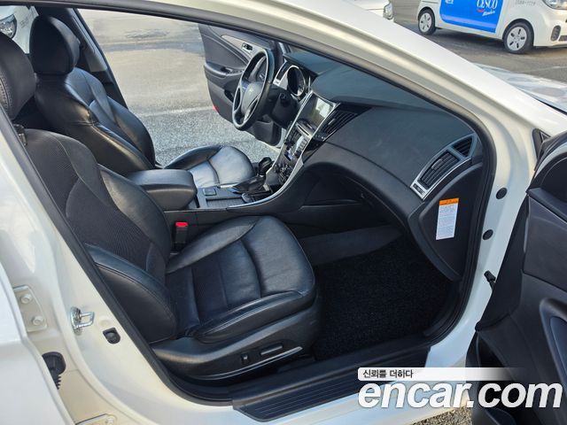 Hyundai Sonata Hybrid 2.0 Premium 2012 — фото 17