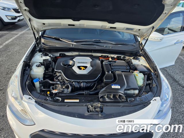 Hyundai Sonata Hybrid 2.0 Premium 2012 — фото 18
