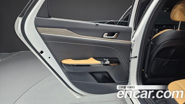 Kia K5 (III) 2.0 Noblesse 2023 — фото 25