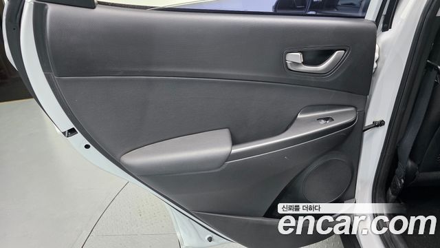 Hyundai Kona 1.6 Turbo 2WD Modern pop 2018 — фото 25