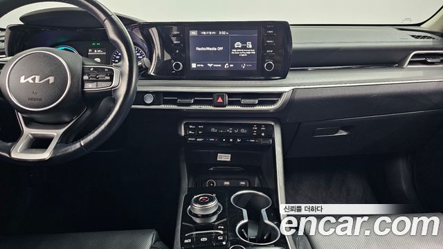Kia K5 Hybrid (III) Prestige 2023 — фото 13