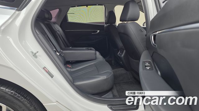 Hyundai Sonata (DN8) 2.0 Premium Family 2020 — фото 11