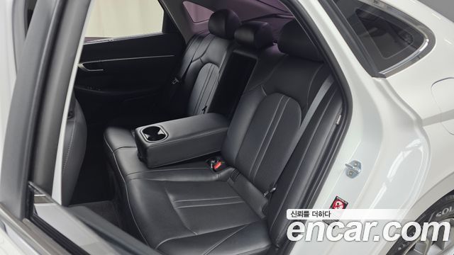 Hyundai Sonata (DN8) 2.0 Premium Family 2020 — фото 12