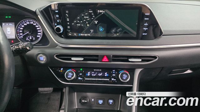 Hyundai Sonata (DN8) 2.0 Premium Family 2020 — фото 13