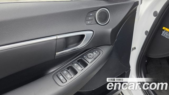 Hyundai Sonata (DN8) 2.0 Premium Family 2020 — фото 20