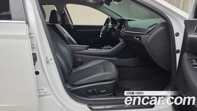 Hyundai Sonata (DN8) 2.0 Premium Family 2020 — фото 26