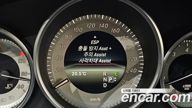 Mercedes-Benz E-Class (W212) E300 4MATIC Avantgarde 2016 — фото 20