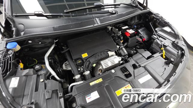 Peugeot 5008 (II) 1.2 Pure Tech GT 2024 — фото 6