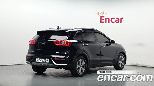 Kia Niro Prestige 2018 — фото 2