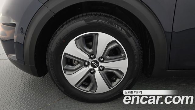 Kia Niro Prestige 2018 — фото 5