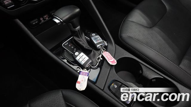 Kia Niro Prestige 2018 — фото 9