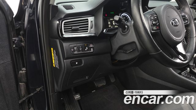 Kia Niro Prestige 2018 — фото 17
