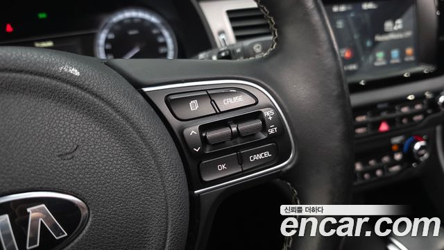 Kia Niro Prestige 2018 — фото 33