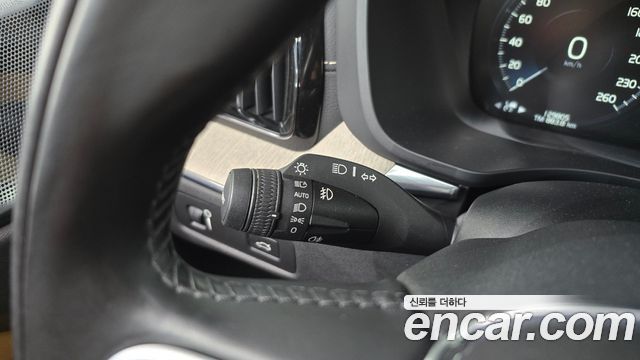 Volvo XC60 (II) D5 Inscription 2018 — фото 30