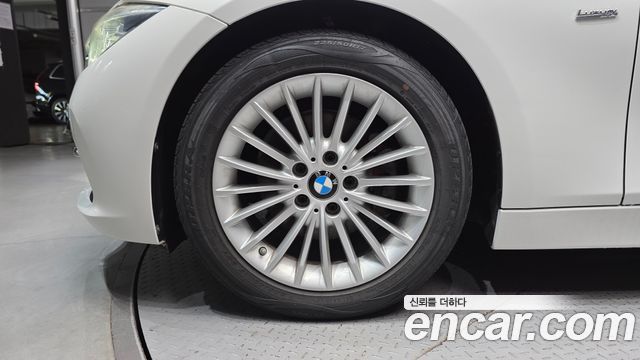 BMW 3 Series (F30) 320i Luxury 2018 — фото 5